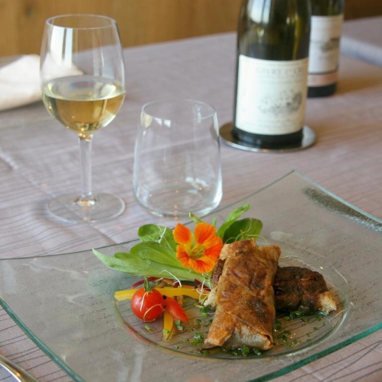 Hotel Logis Le Saint Cyr Montmelard Zewnętrze zdjęcie