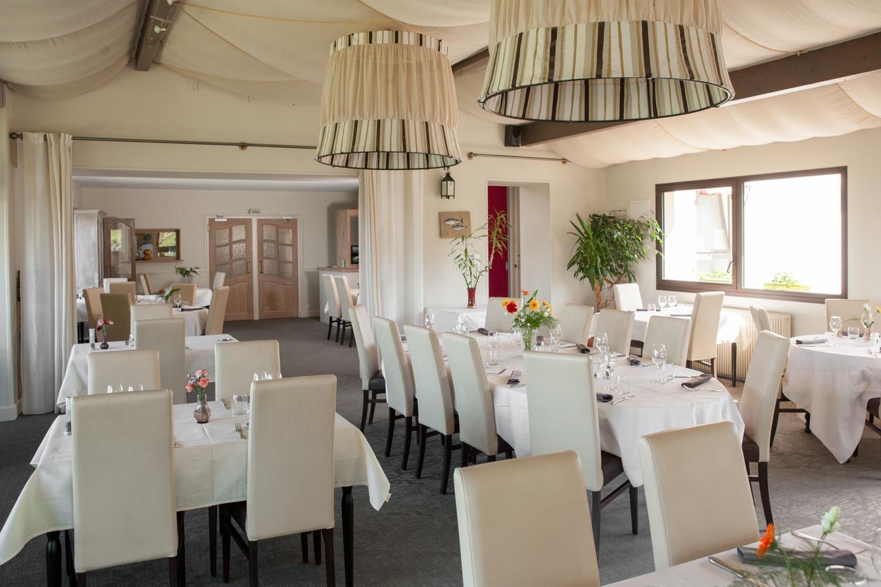 Hotel Logis Le Saint Cyr Montmelard Zewnętrze zdjęcie