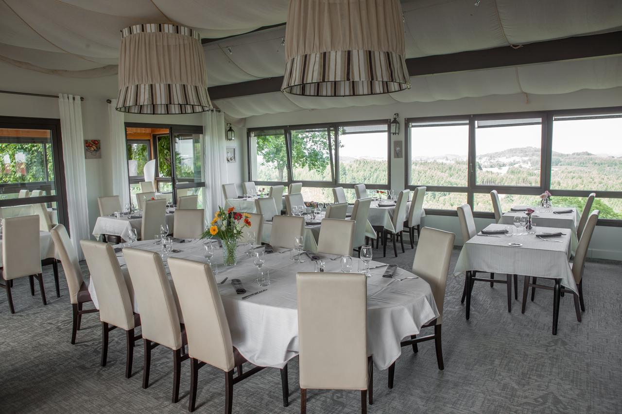 Hotel Logis Le Saint Cyr Montmelard Zewnętrze zdjęcie