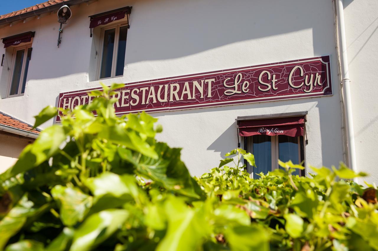 Hotel Logis Le Saint Cyr Montmelard Zewnętrze zdjęcie