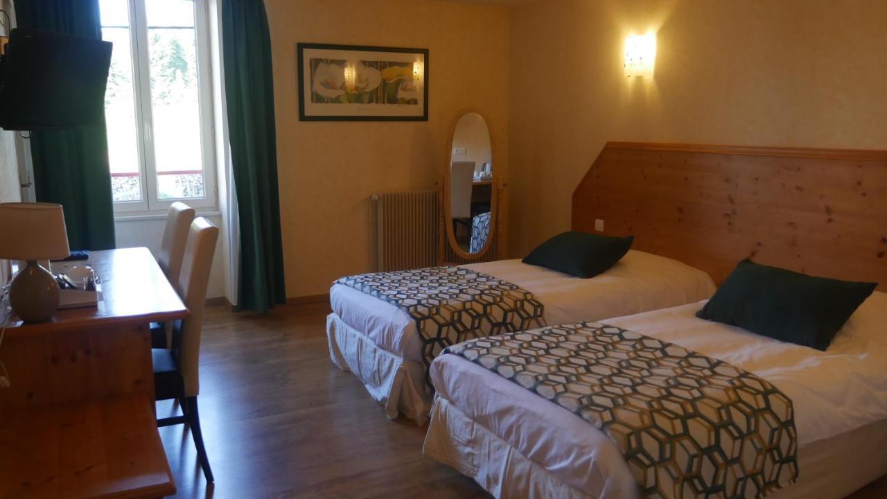 Hotel Logis Le Saint Cyr Montmelard Zewnętrze zdjęcie