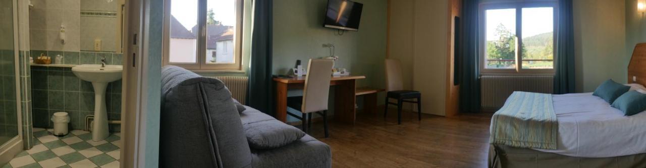 Hotel Logis Le Saint Cyr Montmelard Zewnętrze zdjęcie