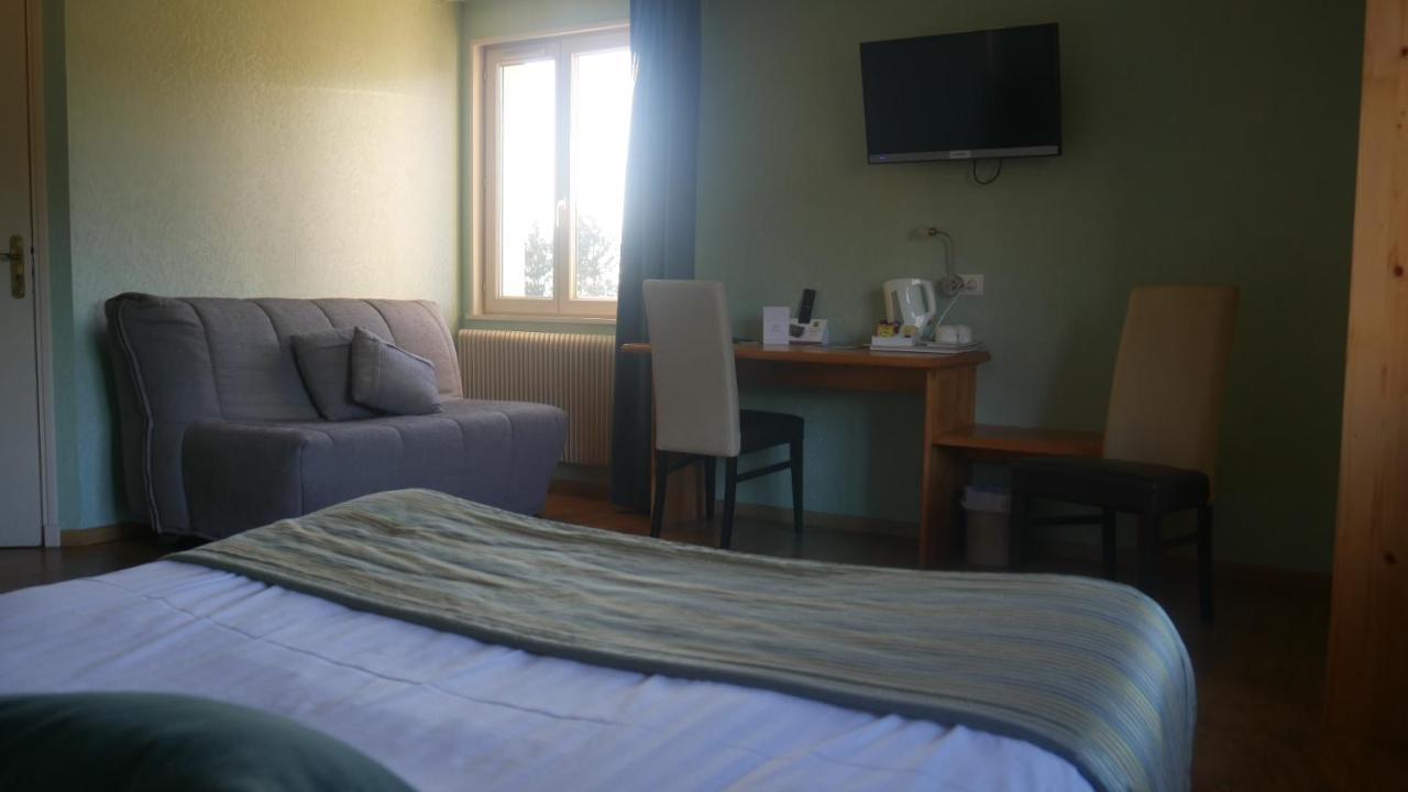 Hotel Logis Le Saint Cyr Montmelard Zewnętrze zdjęcie